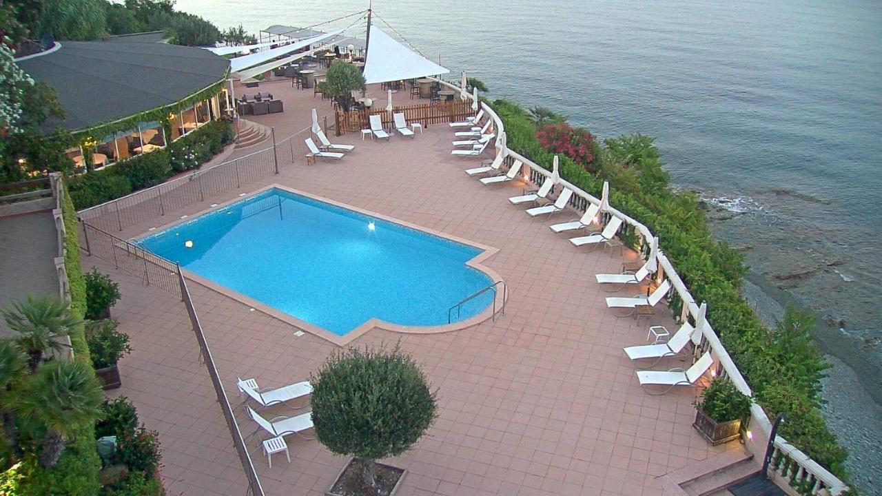 Alivi 4*
