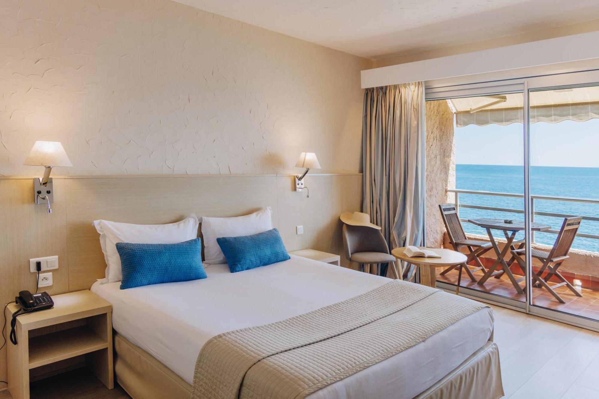 Alivi Hotel 4*