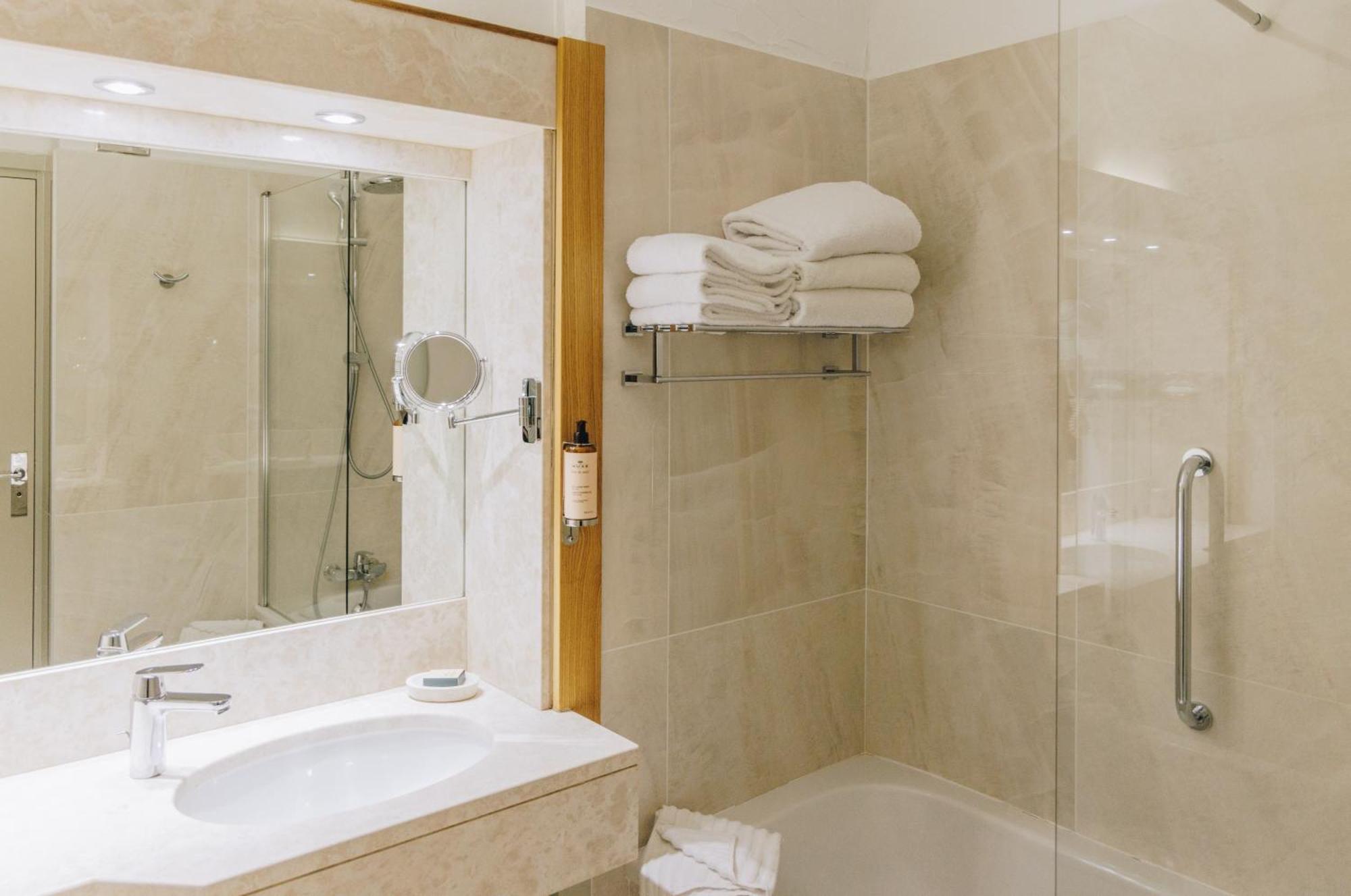 Alivi Hotel 4*