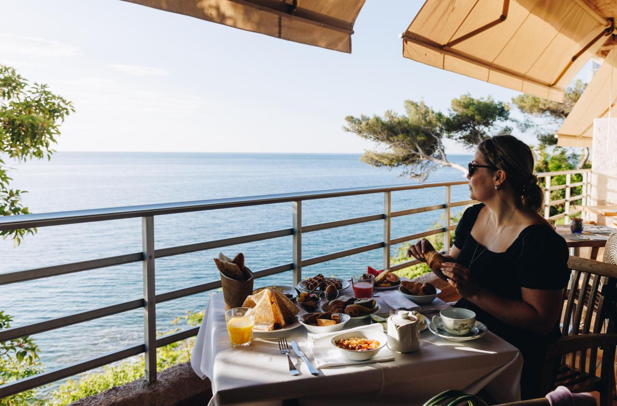 Alivi Hotel