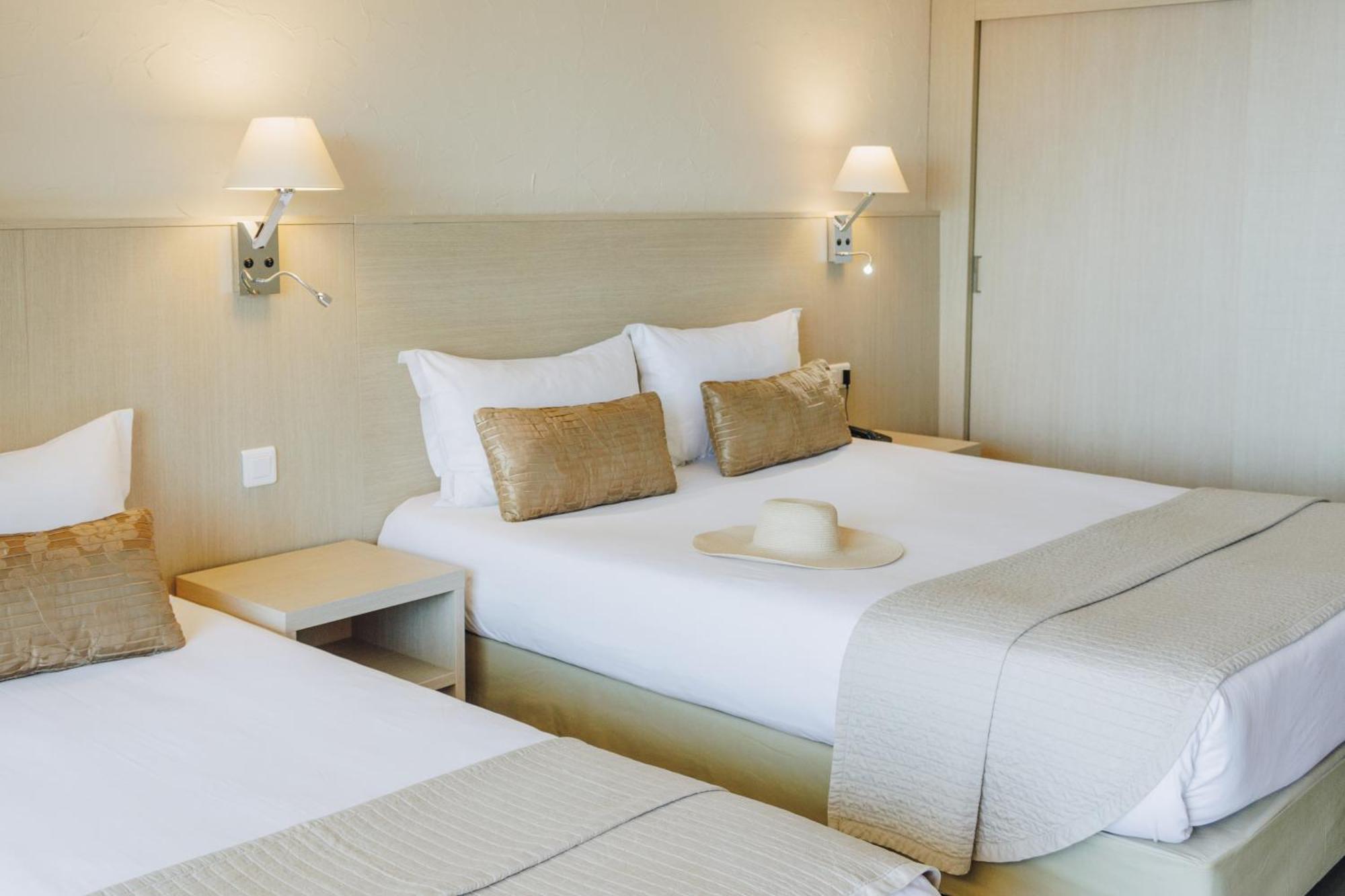 Alivi Hotel 4*
